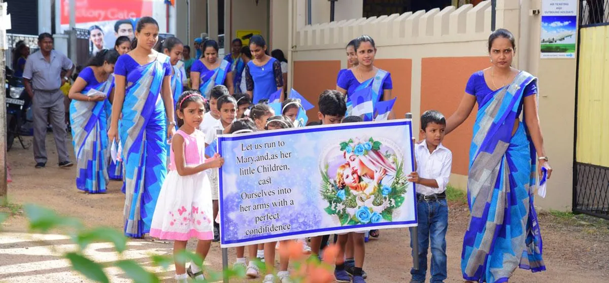 Apple International and Academy students